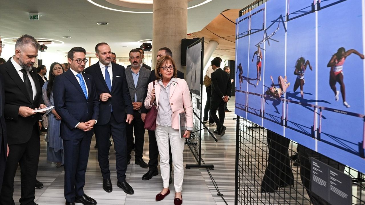İstanbul Photo Awards 2025'in İlk Sergisi Ankara'da Açıldı