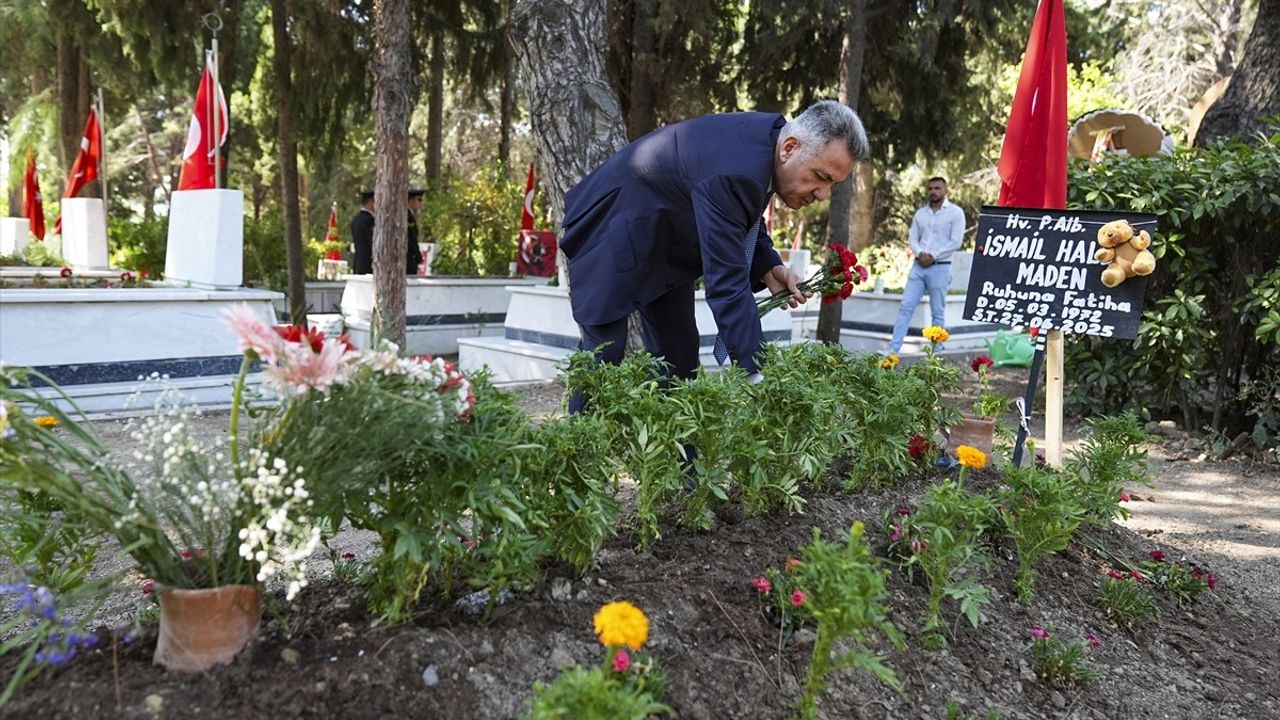 İzmir'de 15 Temmuz Anma Töreni Düzenlendi