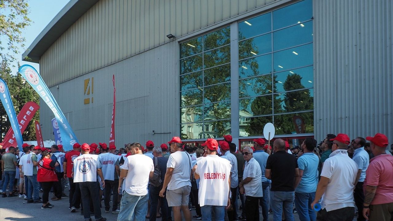 İzmir'de İşten Çıkarılan İşçilerin Eylemleri Sona Erdi
