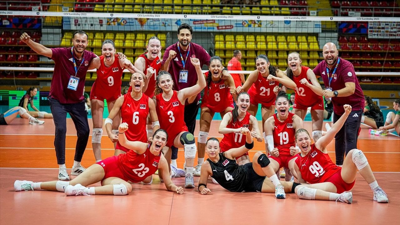 Kadın Voleybol Genç Milli Takımı EYOF 2025'te Finale Çıktı