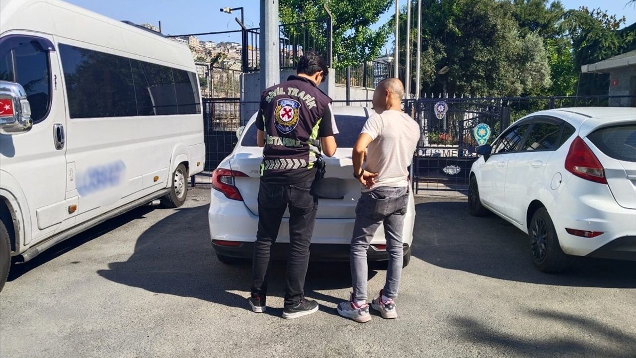 Kağıthane'de Trafikte Kavga Eden Sürücülere Cezai İşlem