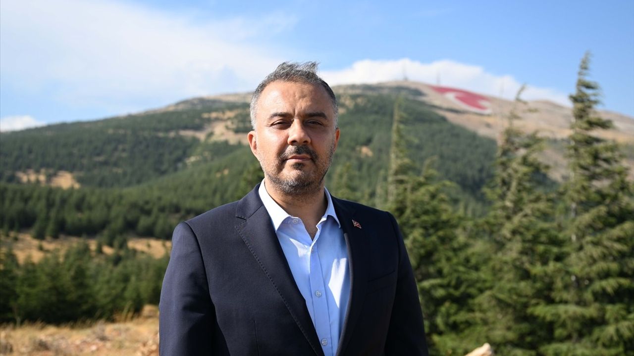 Kahramanmaraş'ta Dev Türk Bayrağı ve İstiklal Madalyası Projesi