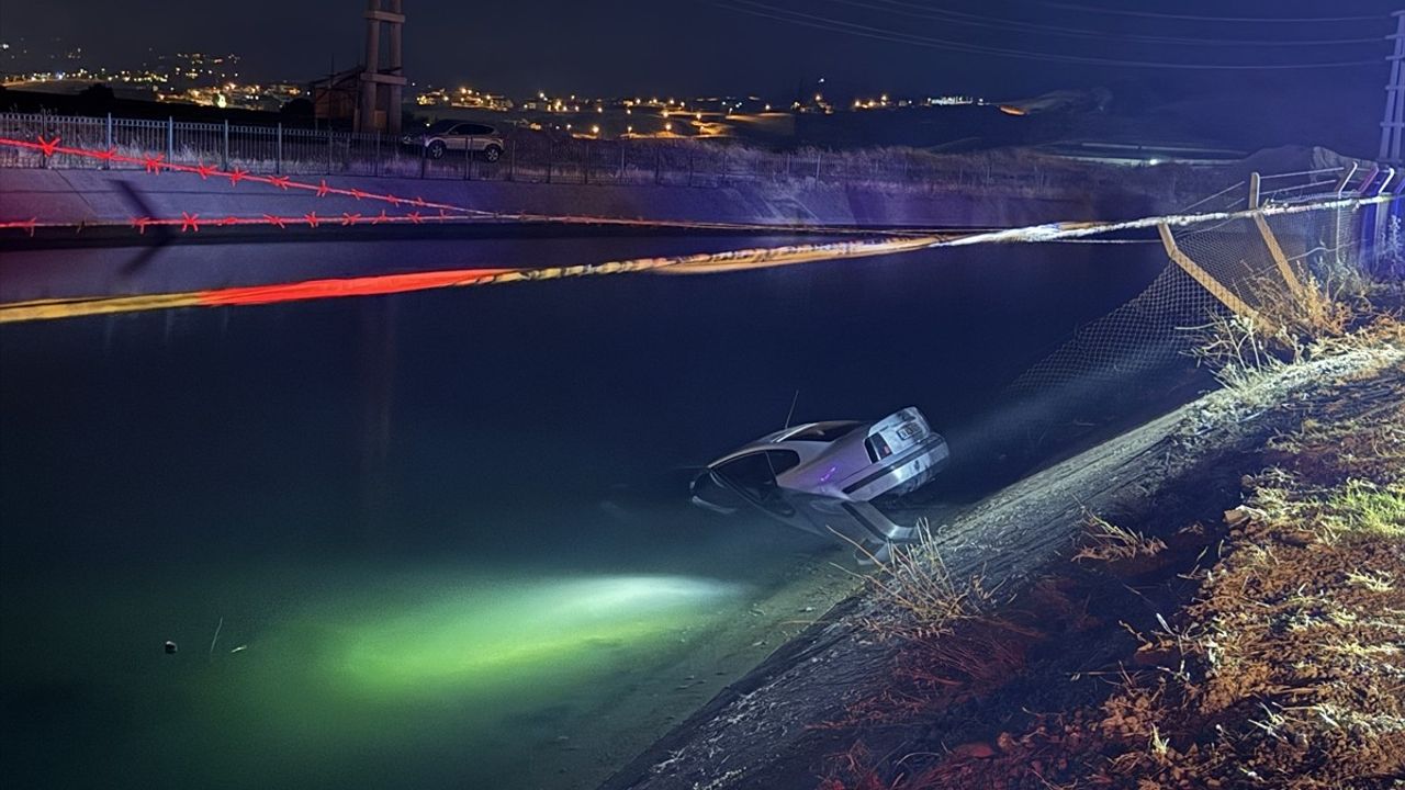 Kahramanmaraş'ta Sulama Kanalına Devrilen Araçta Feci Kaza