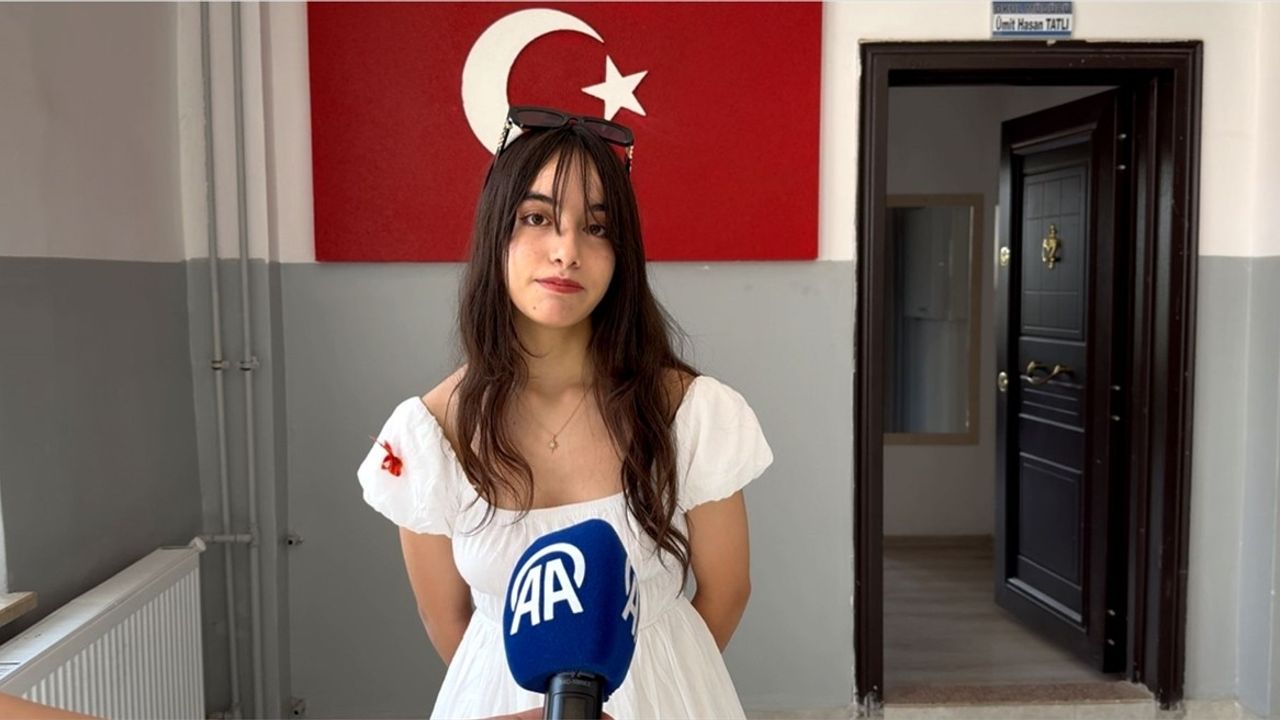 Kahramanmaraşlı Öğrenciler LGS'de Tam Puan Alarak Başarılarının Sırrını Açıkladı