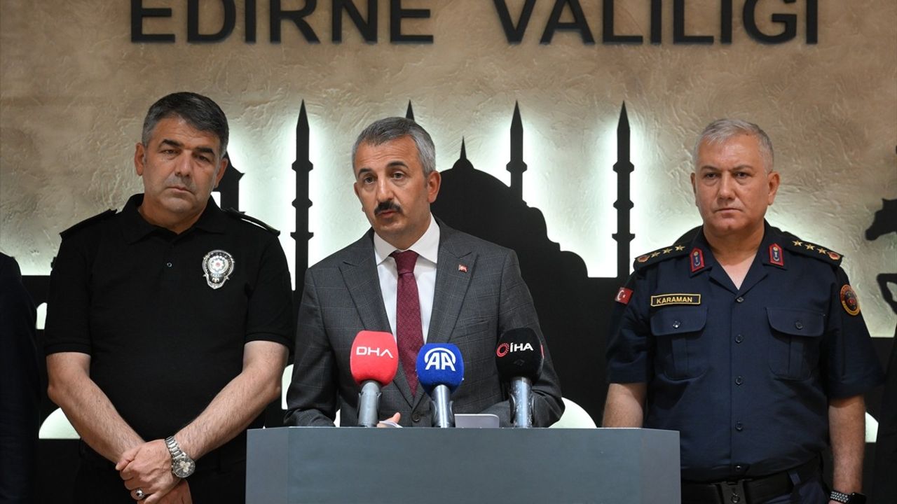 Kapıkule'de Yolcu Girişi Rekoru Kırıldı