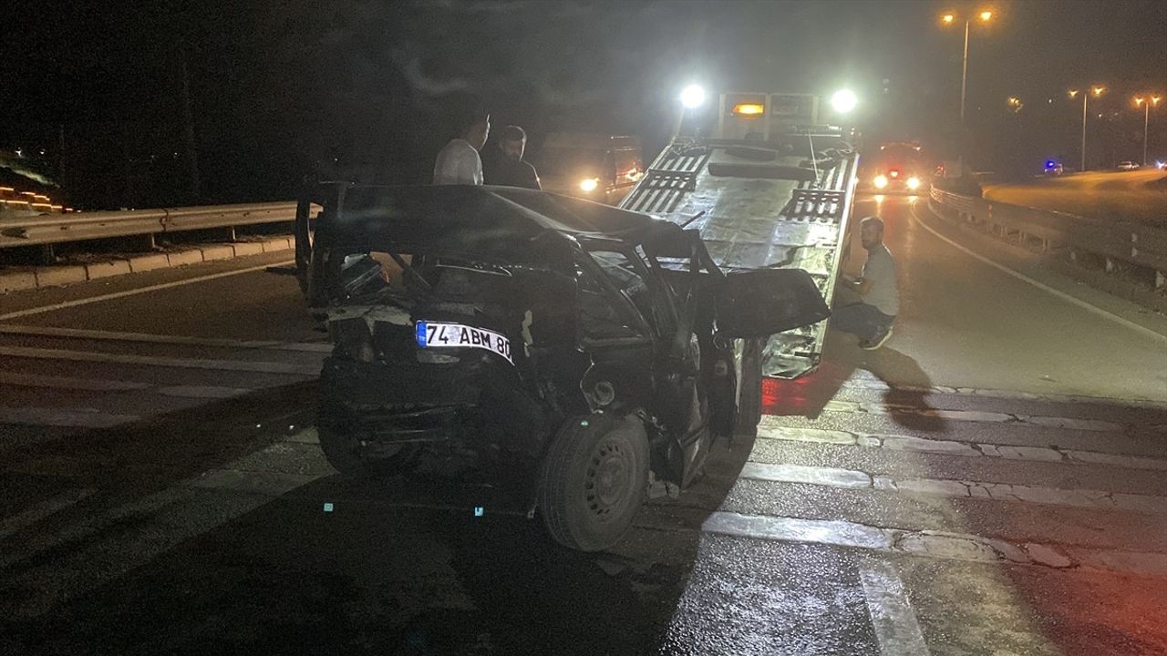 Karabük'te Trafik Kazası: 1 Ölü, 1 Yaralı