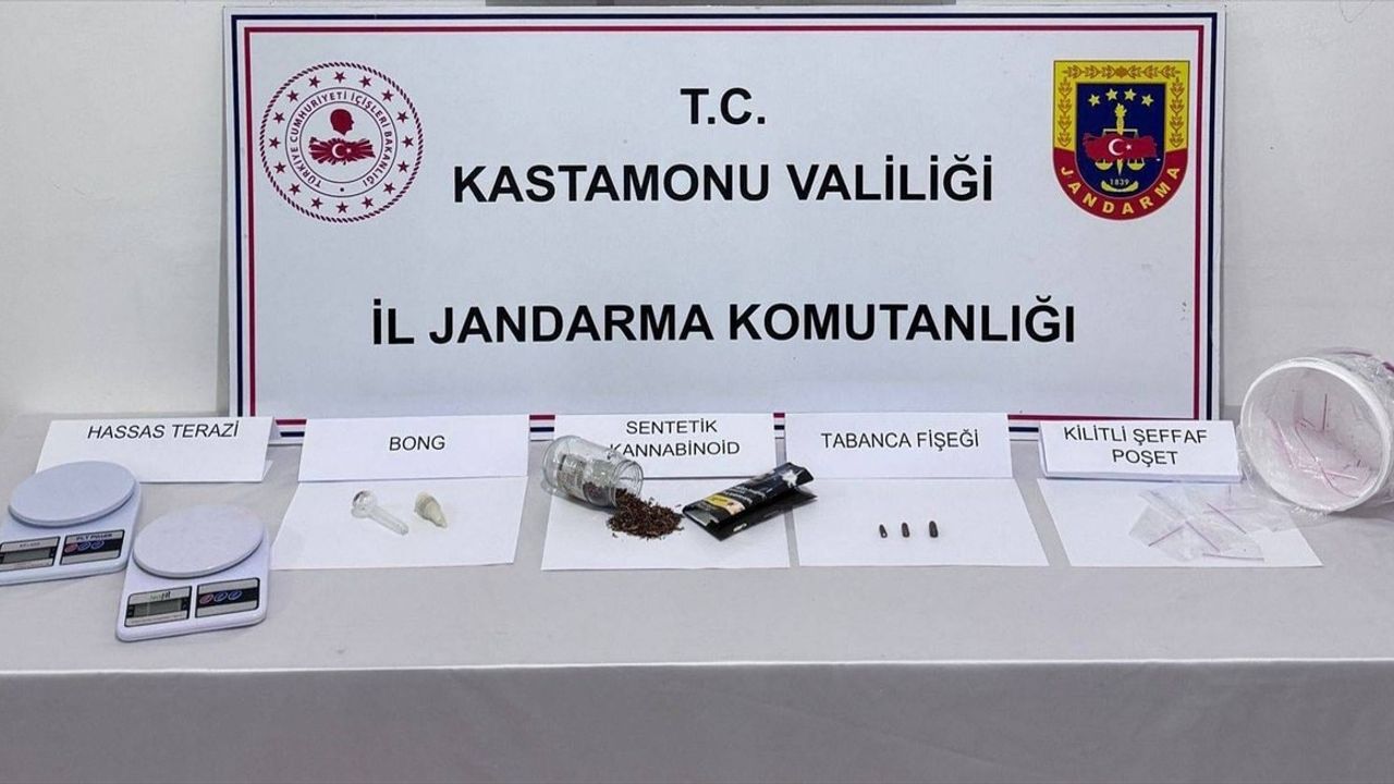 Kastamonu'da Uyuşturucu Operasyonunda İki Zanlı Tutuklandı