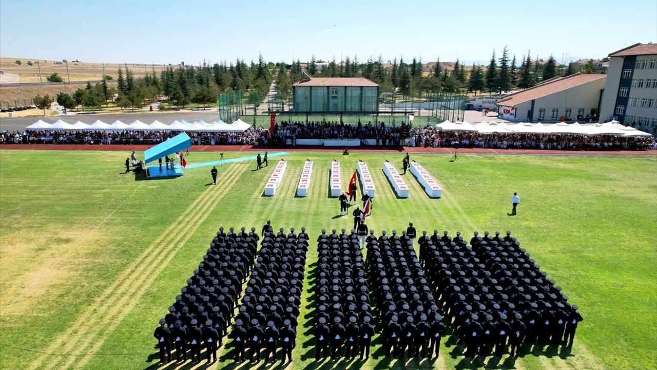 Kayseri'de 312 Polis Adayı Mezuniyet Heyecanı Yaşadı
