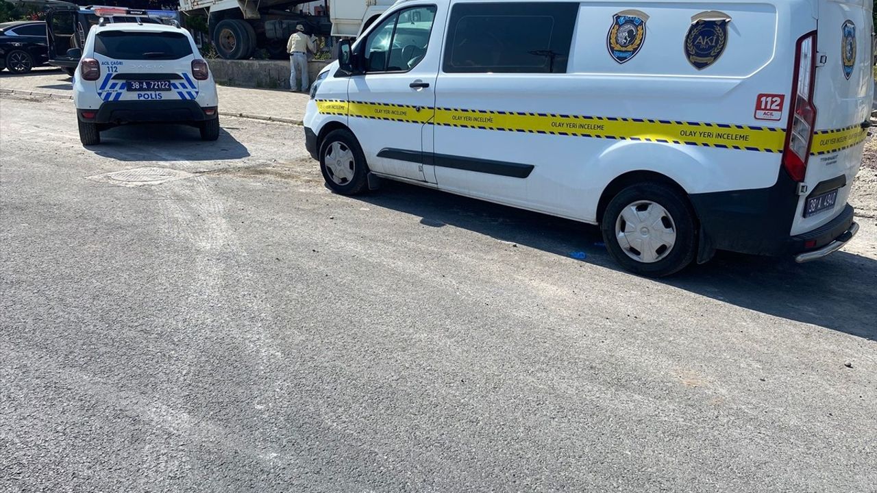 Kayseri'de Kanalizasyon Çalışmasında Toprak Kayması: 1 Yaralı