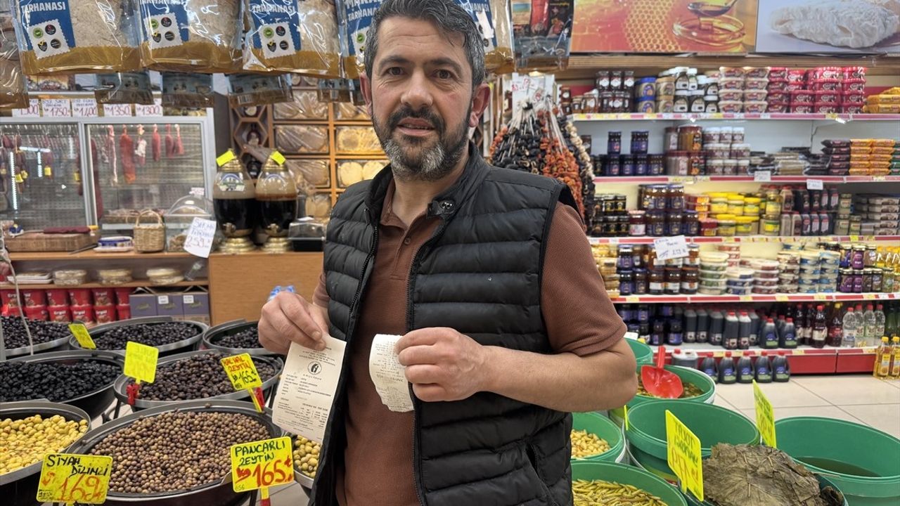 Kayseri'de Kartında Yanlışlıkla 120 Bin Lira Çekilen Tüketici Durumu Sosyal Medyadan Öğrendi