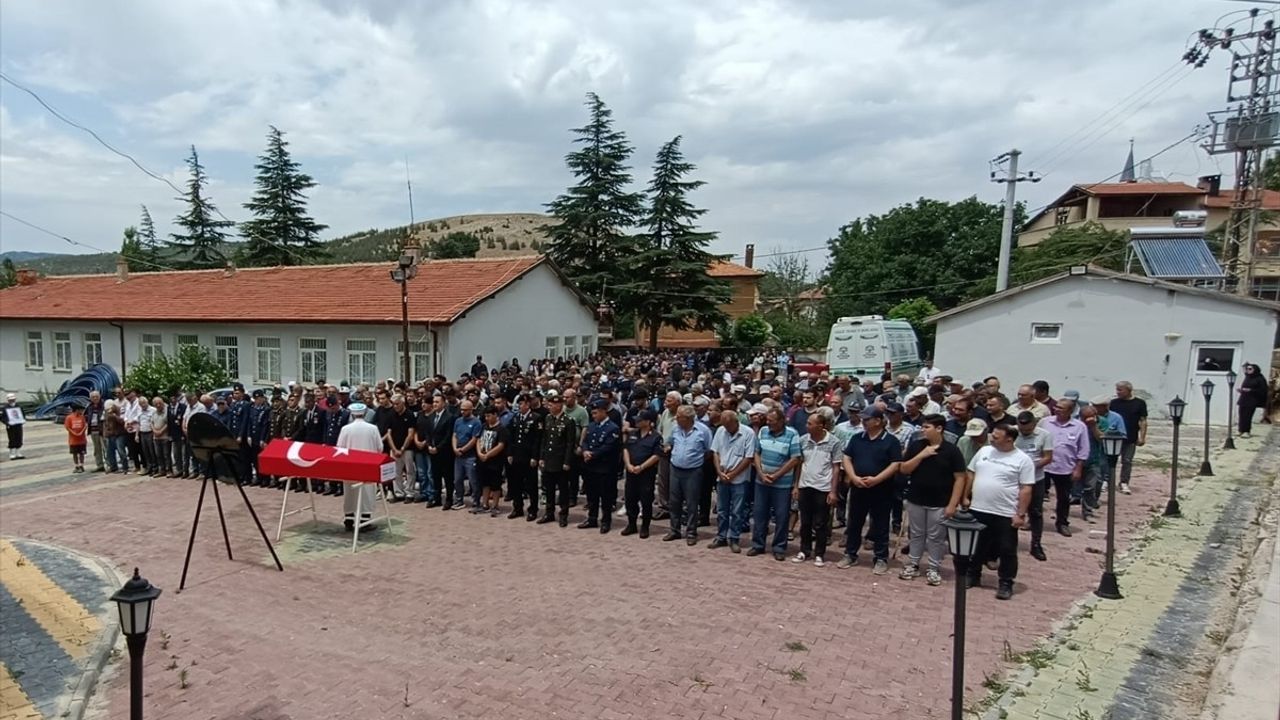 Kıbrıs Gazisi İsmail İnar Konya'da Son Yolculuğuna Uğurlandı