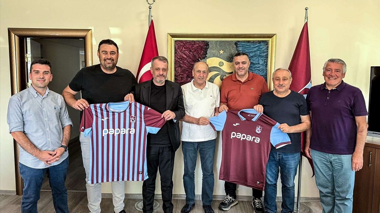 Kıbrıs Türk Futbol Federasyonu Trabzonspor Kulübünü Ziyaret Etti