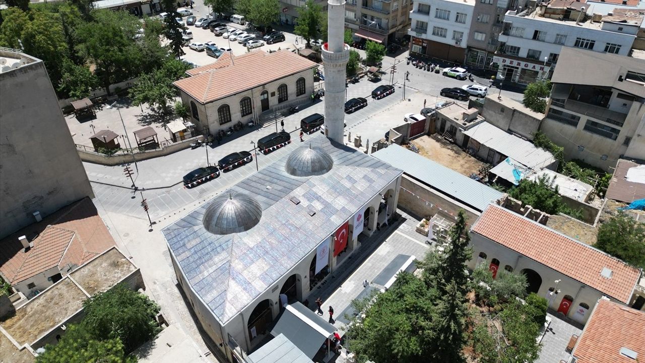 Kilis'te 3 Asırlık Çalık Camisi Yeniden İbadete Açıldı