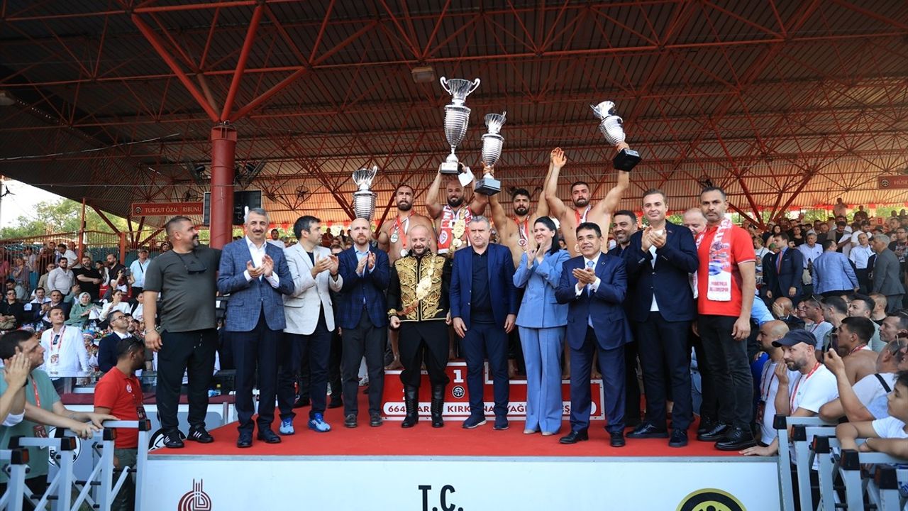 Kırkpınar Yağlı Güreşleri'nde Orhan Okulu Şampiyon