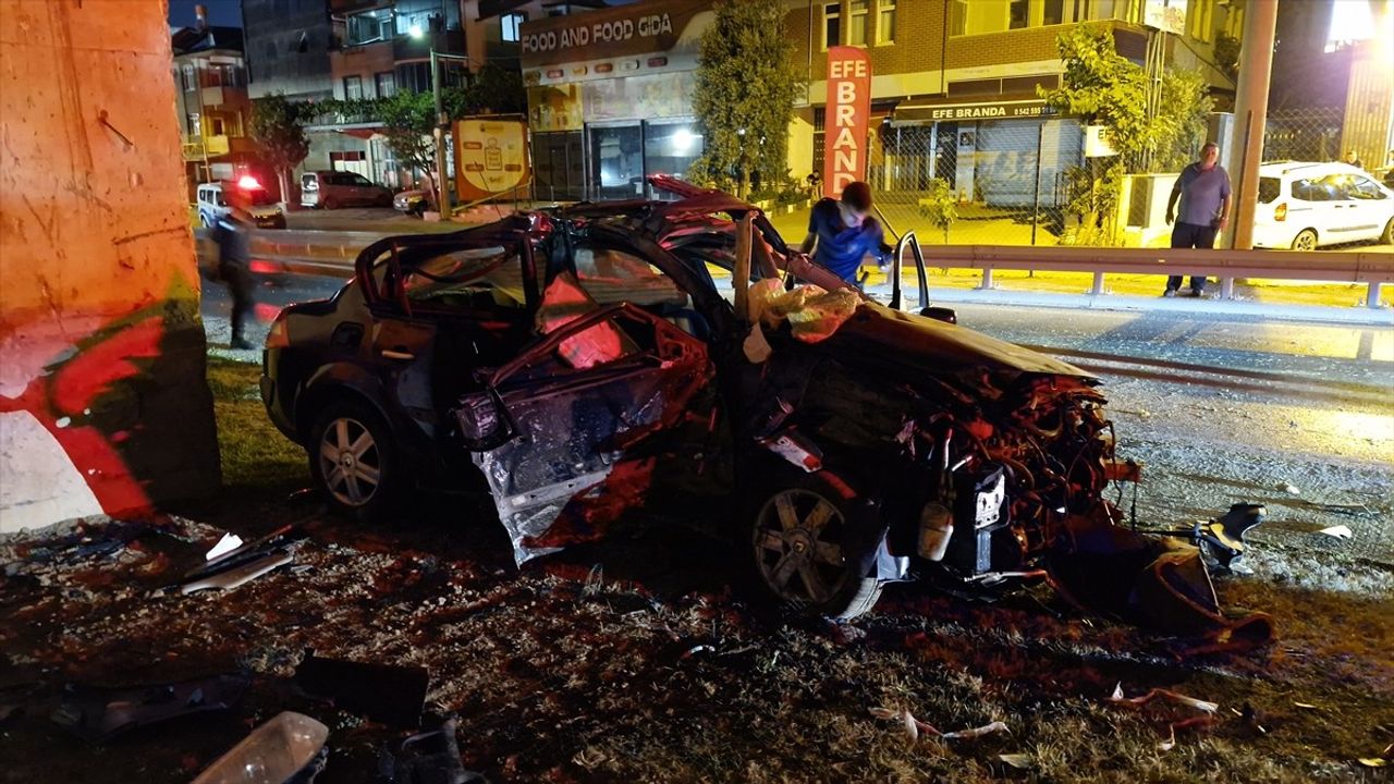 Kocaeli'de Trafik Kazası: Sürücü Hayatını Kaybetti