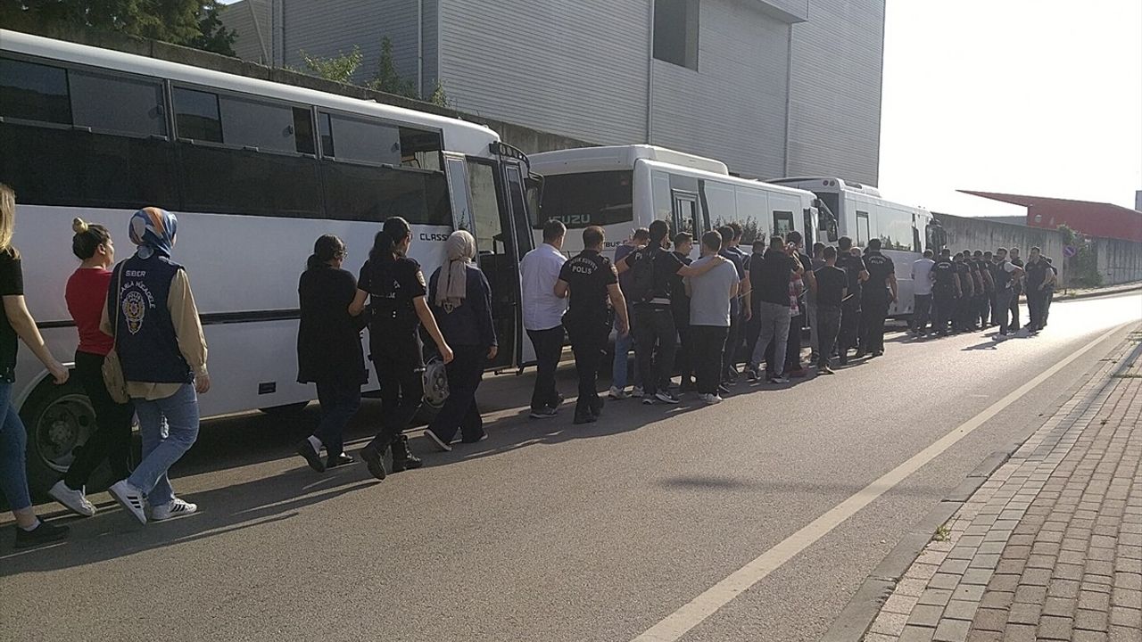 Kocaeli'de Dolandırıcılık Operasyonu: 26 Kişi Tutuklandı