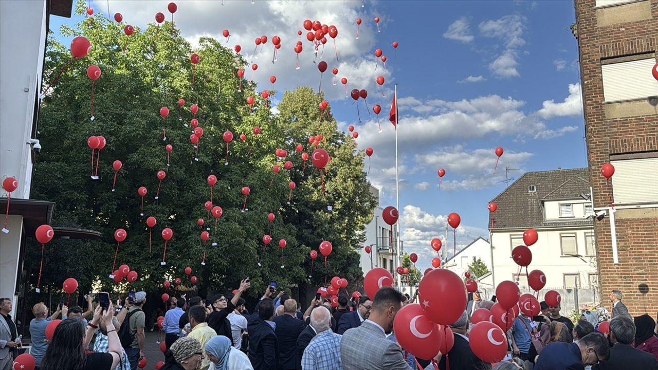 Köln'de 15 Temmuz Anma Programı Düzenlendi