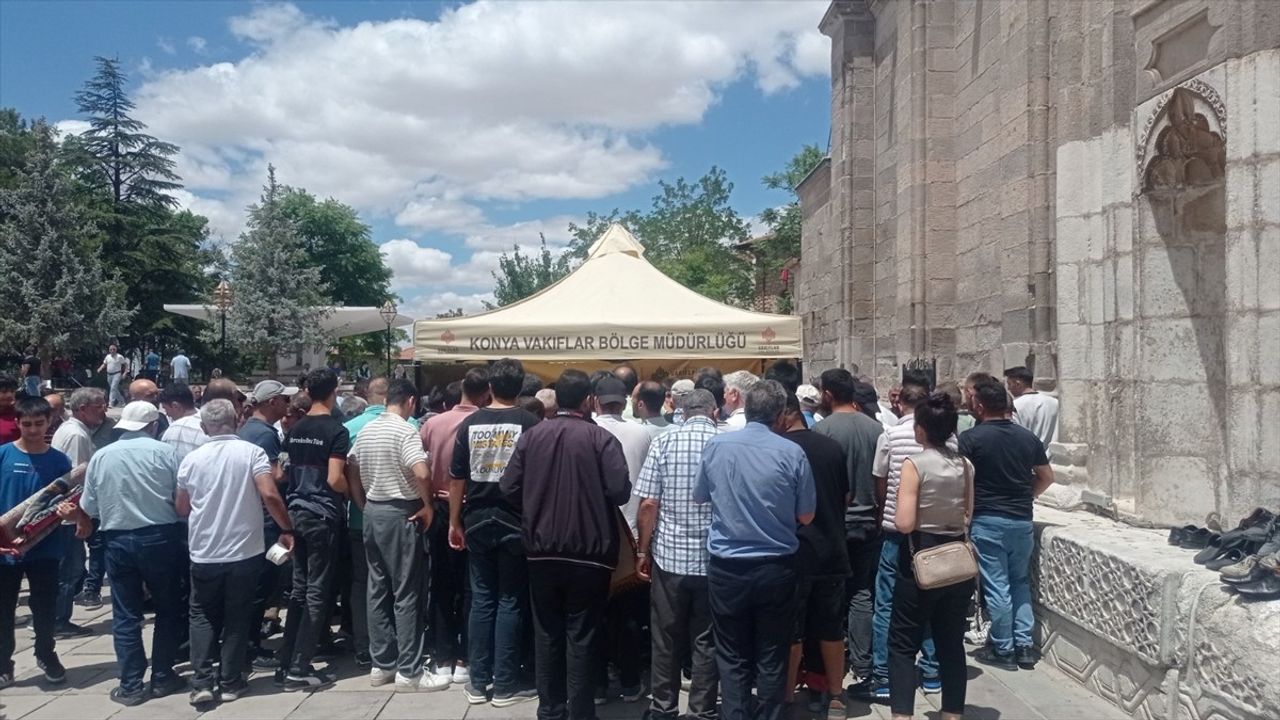 Konya, Aksaray ve Karaman'da Aşure İkramı Yapıldı