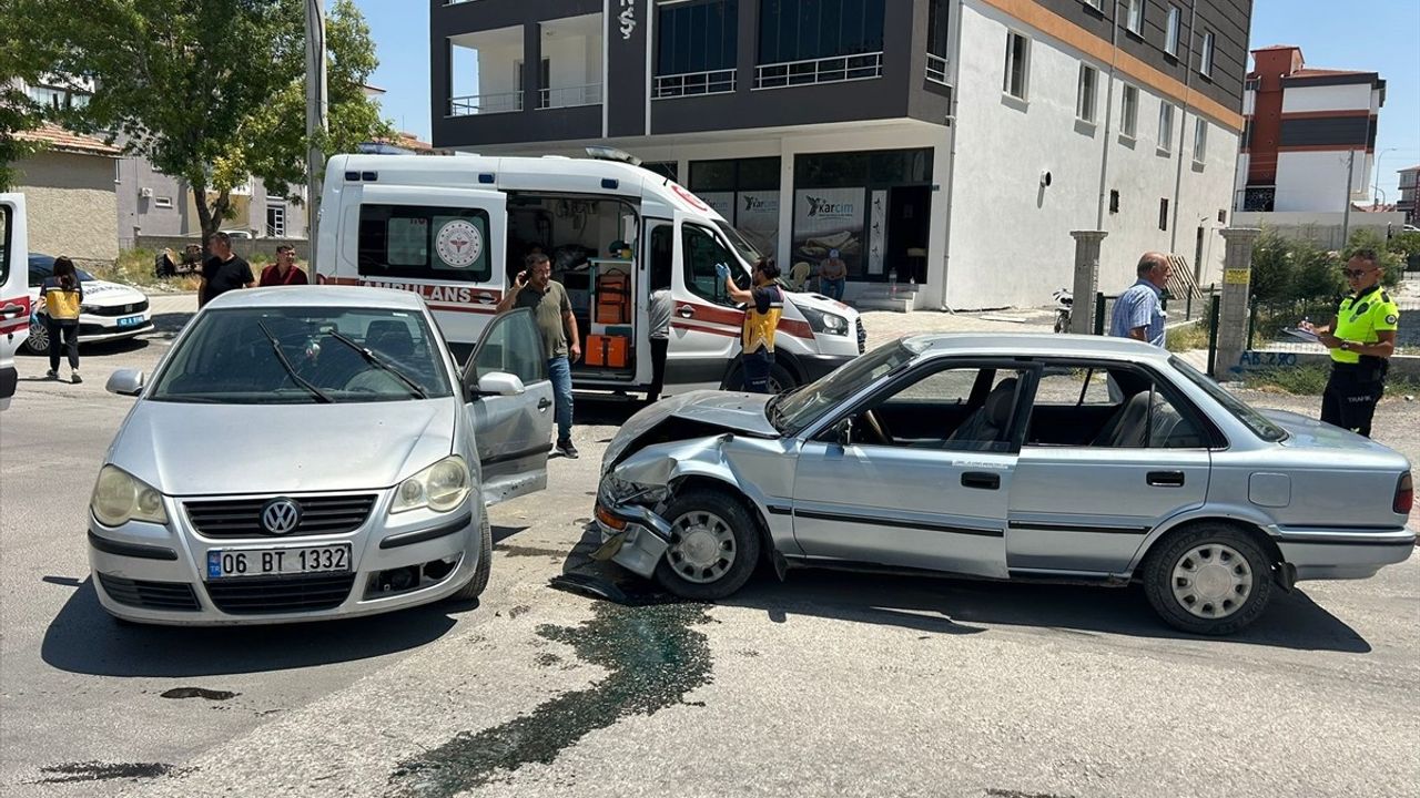 Konya'da Otomobil Çarpışması: 6 Yaralı