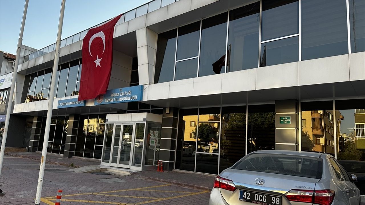 Konya'da 'Terörsüz Türkiye' İçin Türk Bayrakları Asıldı