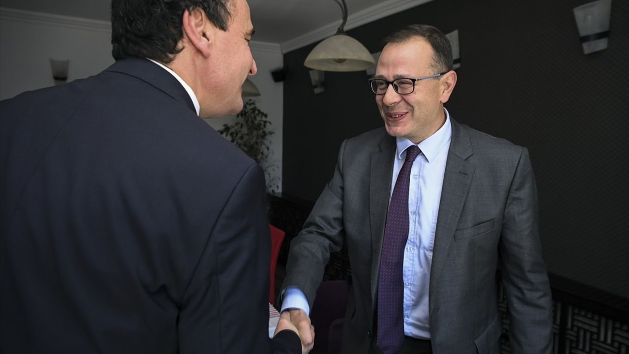 Kosova Başbakanı Albin Kurti, Türkiye'nin Priştine Büyükelçisi ile Görüştü