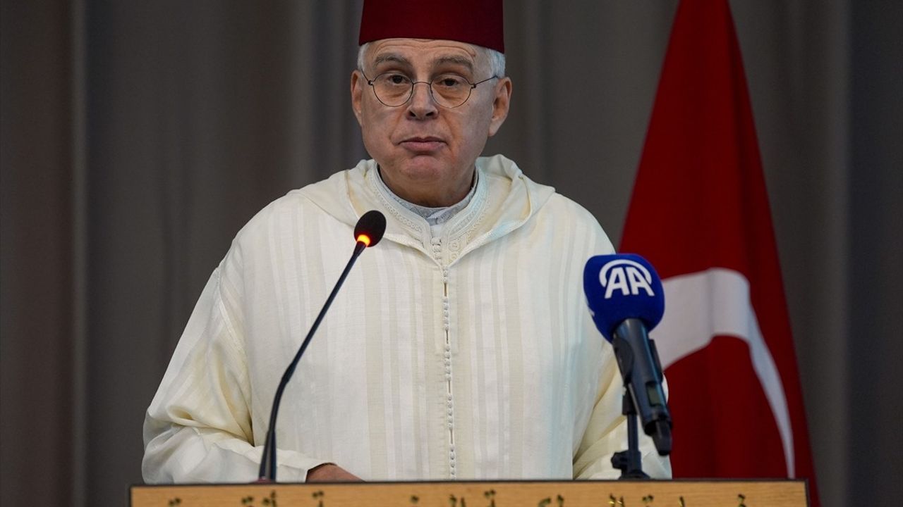 Kral 6. Muhammed'in Tahta Çıkışında Dış İlişkiler Vurgusu