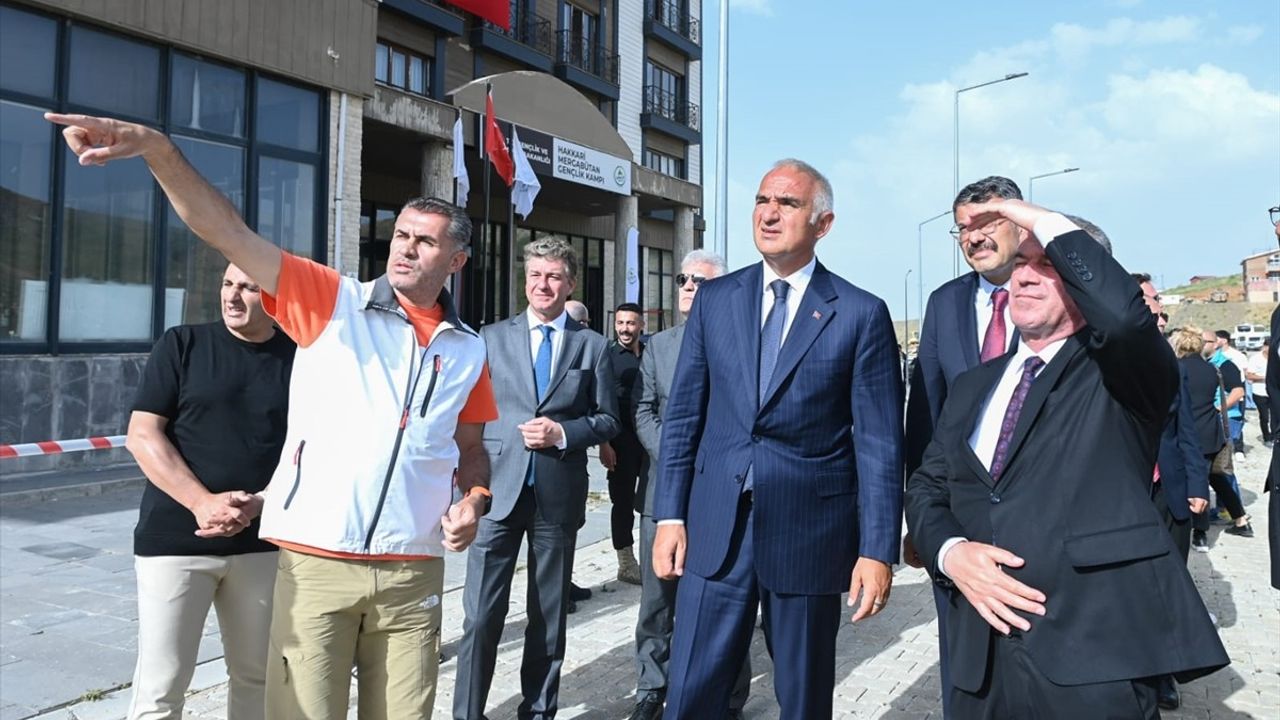 Kültür ve Turizm Bakanı Ersoy Hakkari'de İncelemelerde Bulundu