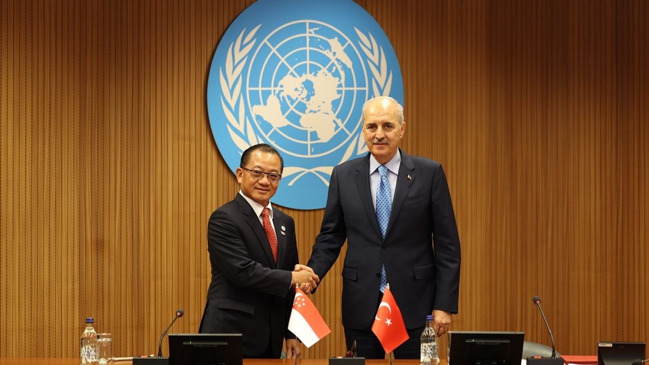 Kurtulmuş ile Singapur Parlamentosu Başkanı Peng Arasında Önemli Görüşme