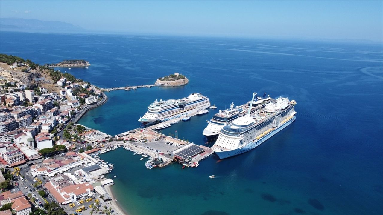 Kuşadası'nda Kruvaziyer Turizmi Rekoru
