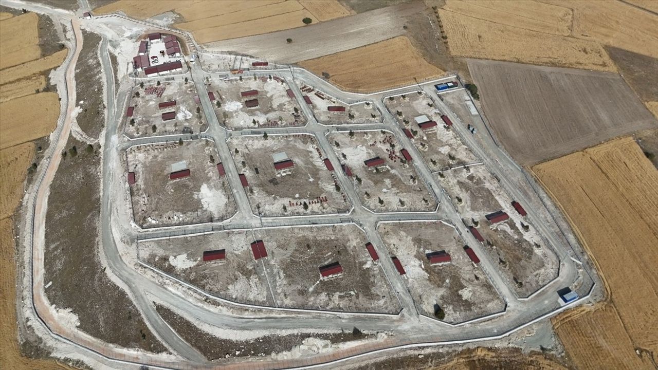 Kütahya'da 10 Bin Kapasiteli Sahipsiz Hayvanlar Barınma Merkezinin İnşası Tamamlandı
