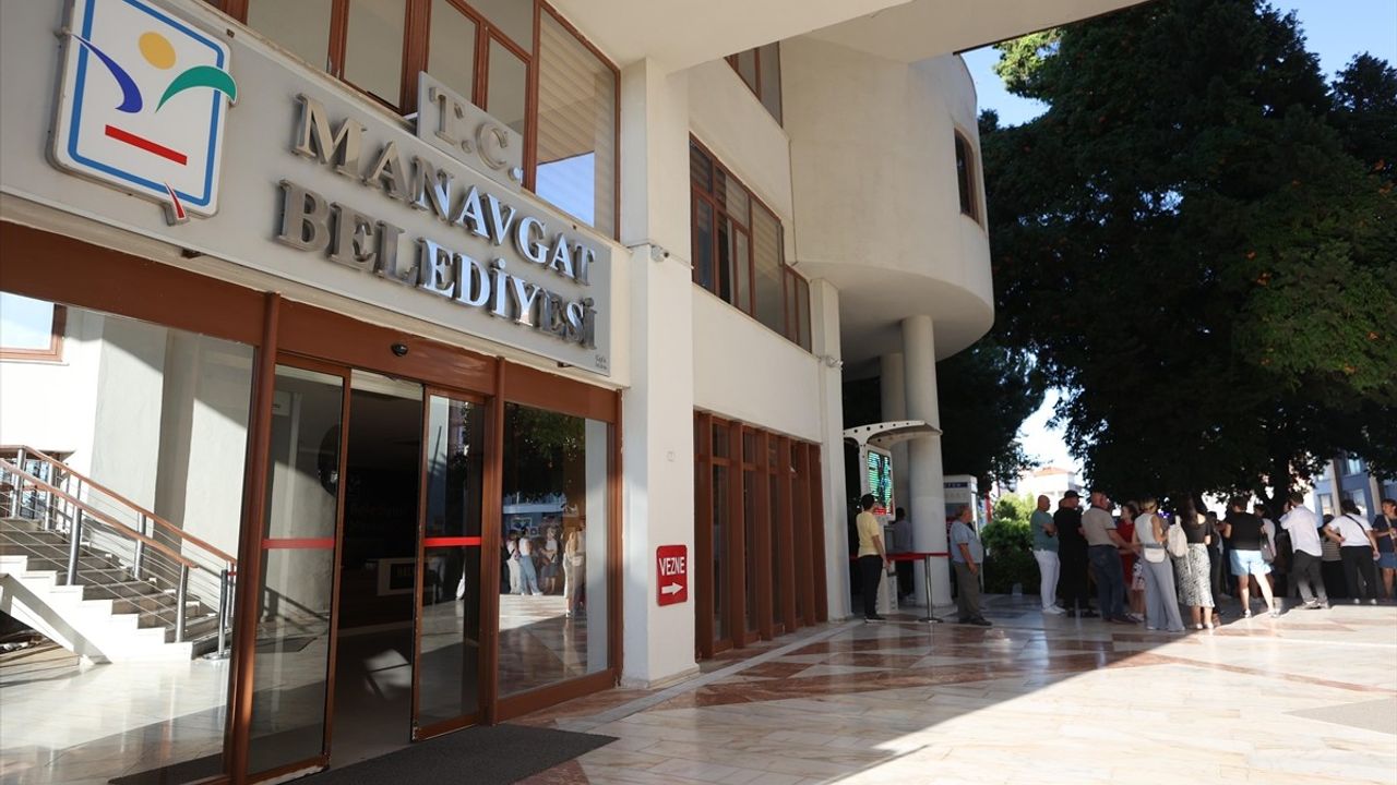 Manavgat Belediye Başkanı Niyazi Nefi Kara ve 34 Kişi Gözaltında