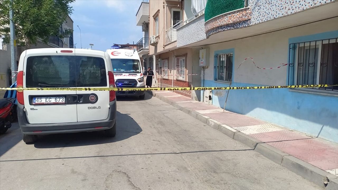 Manisa'da 17 Yaşındaki Genç Kadın Evinde Hayatını Kaybetti