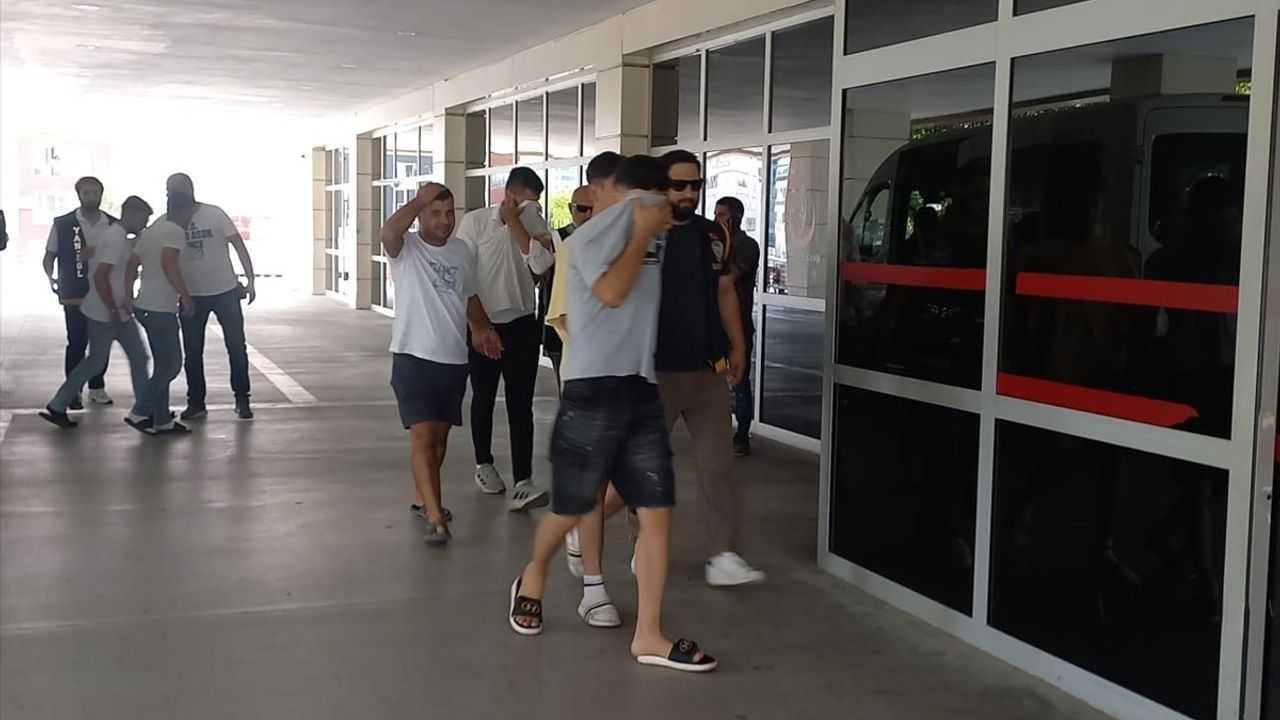 Manisa'da Dolandırıcılık Skandalı: 5 Kişi Tutuklandı