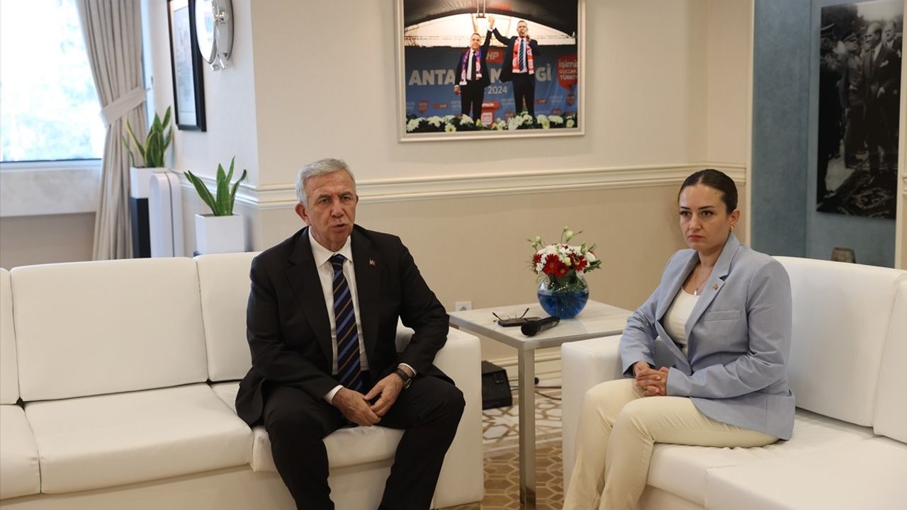 Mansur Yavaş Muhittin Böcek'i Cezaevi Ziyaretiyle Destekledi