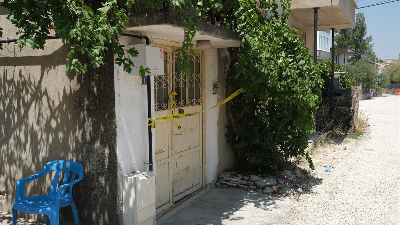 Mersin'de Annesini Bıçakla Öldüren Kişi Gözaltına Alındı