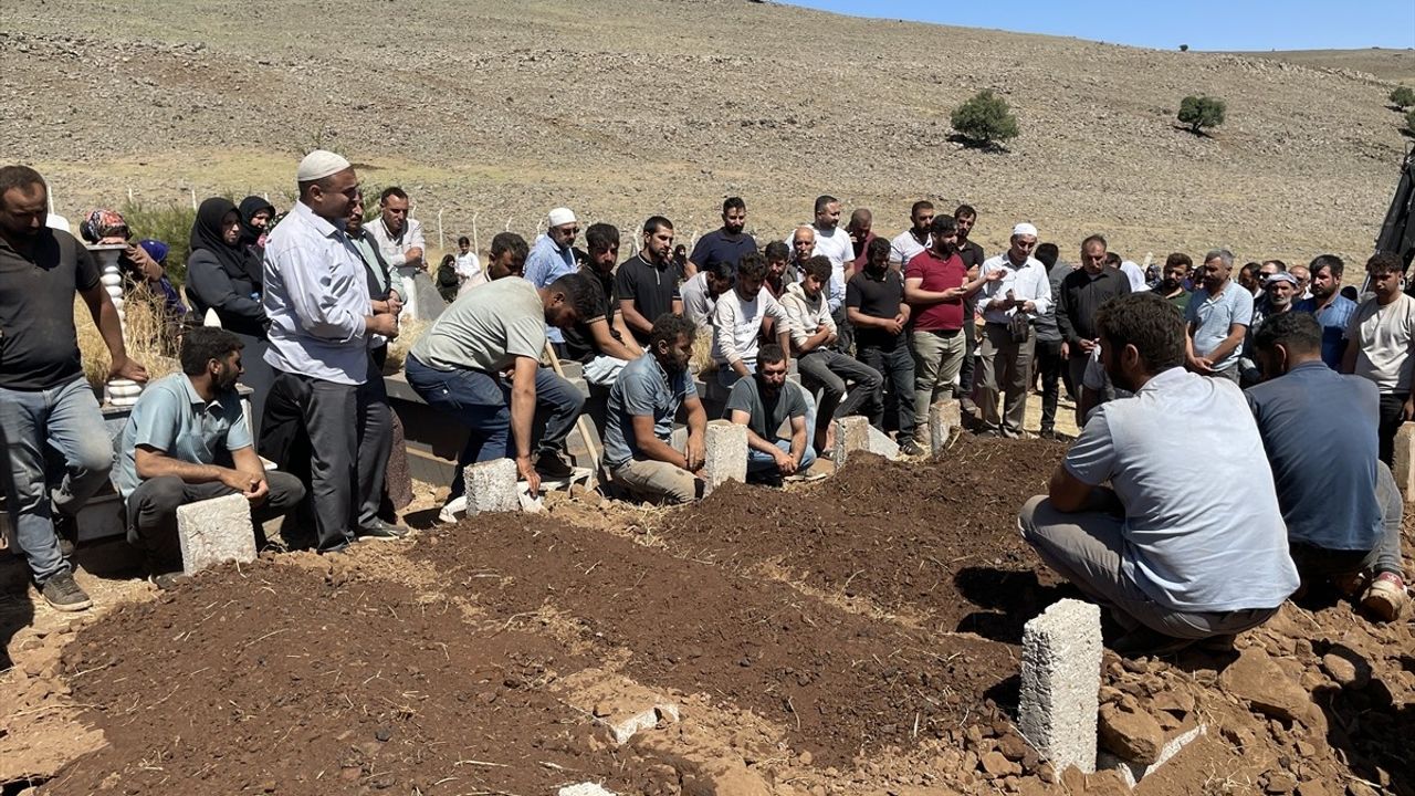 Mersin'de Kaza: 5 Kişilik Aile Hayatını Kaybetti