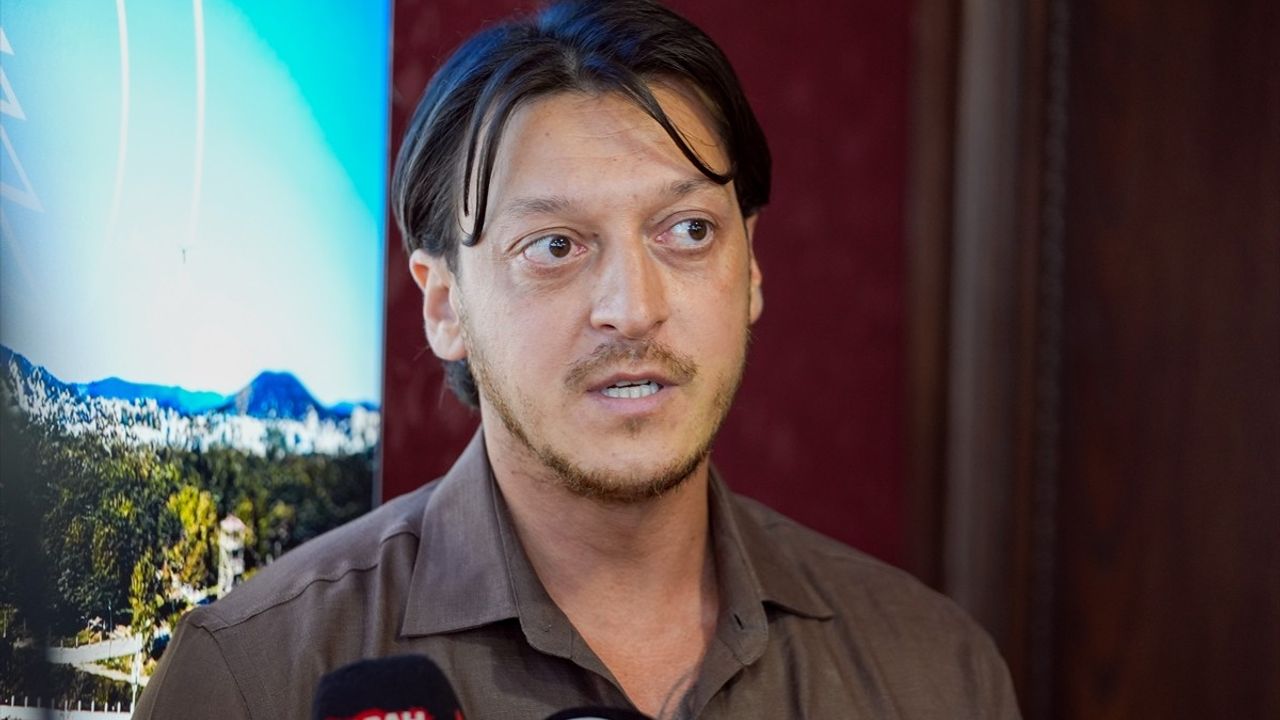 Mesut Özil, Futbol Akademisi Kuruyor