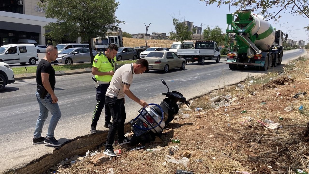 Motosiklet ve Beton Mikseri Çarpışması: Kadın Hayatını Kaybetti, Oğlu Yaralandı