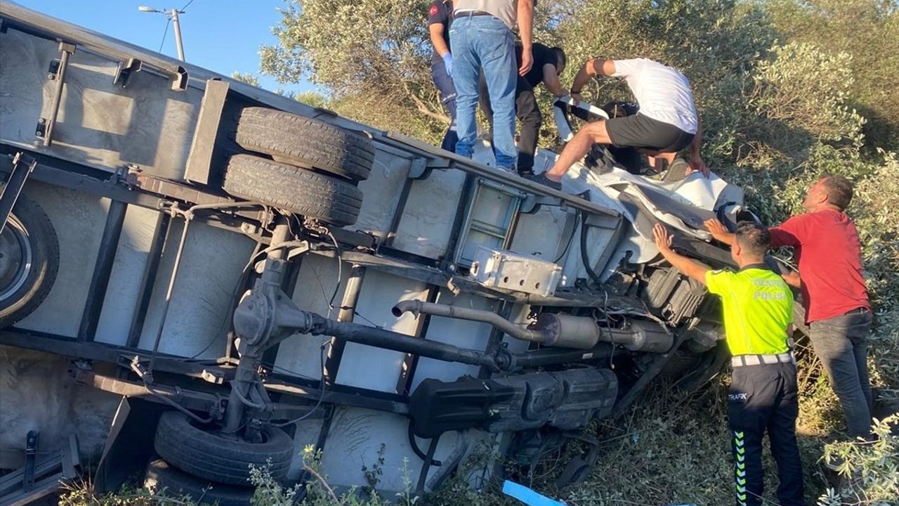 Muğla'da Kamyonet Kazası: 1 Ölü, 1 Yaralı
