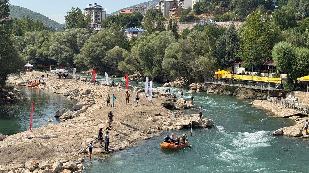 Munzur Çayı'nda Türkiye Rafting Şampiyonası ve Süper Kupa Heyecanı