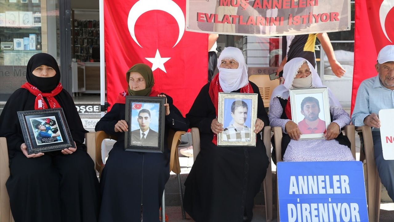 Muş'ta Ailelerin Umut Dolu Çığlığı: Eylemler Devam Ediyor