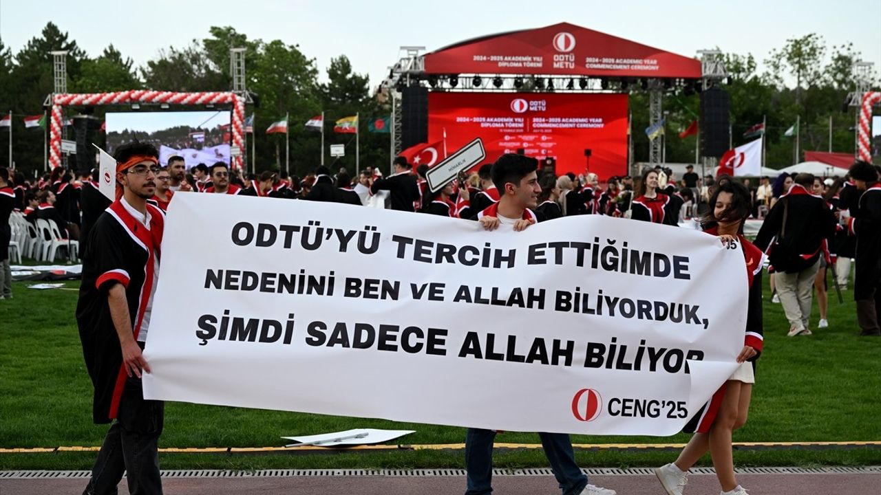 ODTÜ Mezuniyet Töreni Coşkuyla Gerçekleşti