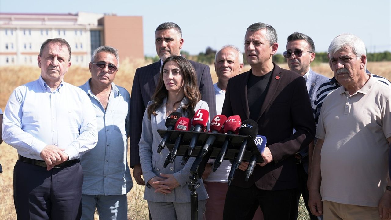 Özgür Özel'den Ekrem İmamoğlu'na Cezaevinde Ziyaret