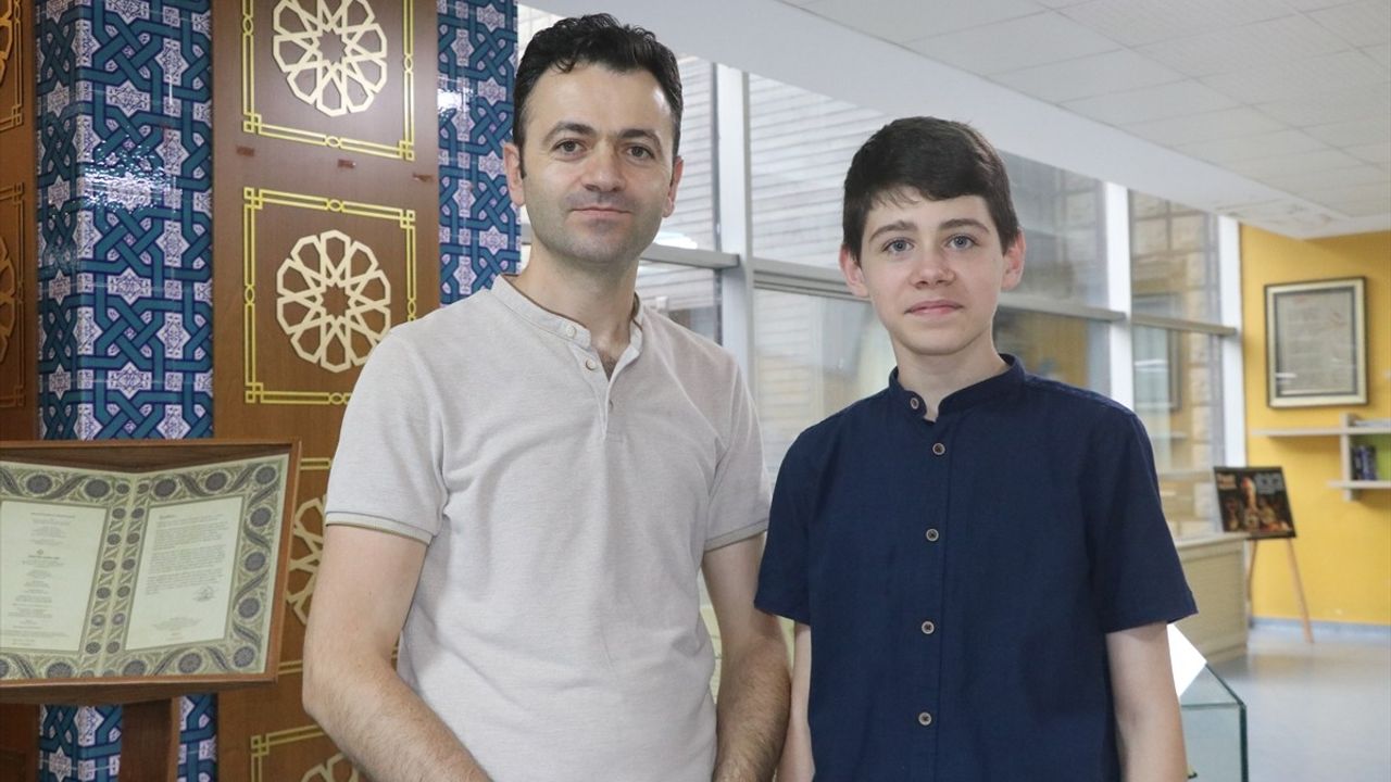 Rizeli Genç Öğrenci LGS'de 500 Puan Alarak Başarı Hikayesini Yazdı