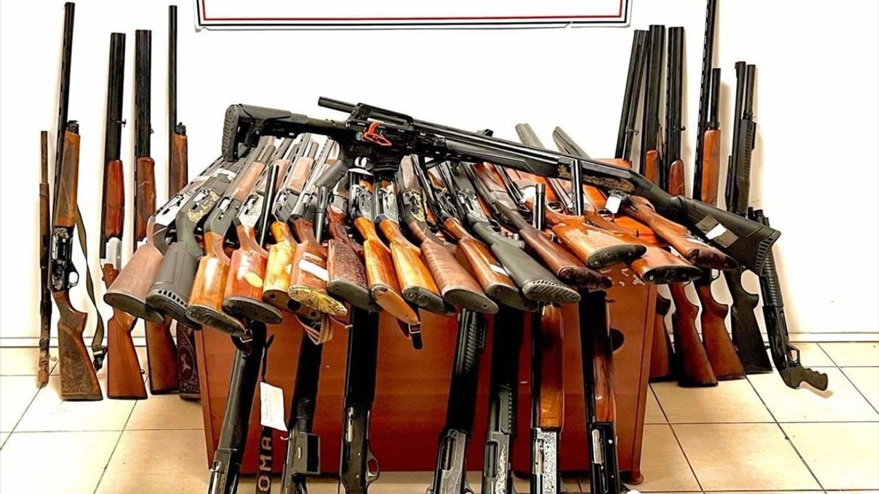 Samsun'da Ruhsatsız Silah Operasyonu: İki Zanlı Yakalandı
