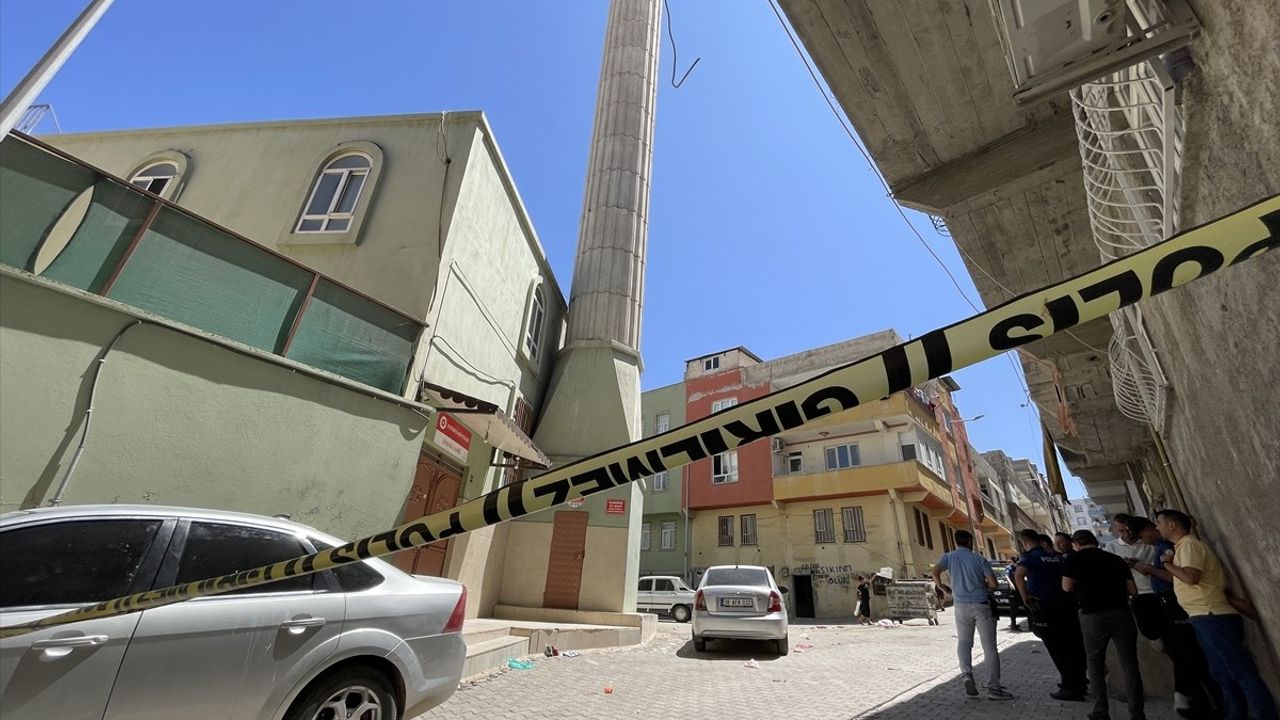 Şanlıurfa'da Cuma Namazı Sonrası Silahlı Saldırı: İki Yaralı