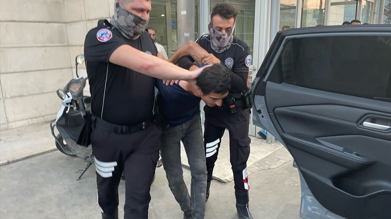 Şanlıurfa'da Hastane Saldırısı: Başhekim Yardımcısı ve Güvenlik Görevlisi Yaralı