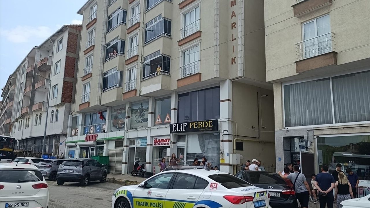 Saray'da Eşini Bıçaklayan Koca Gözaltına Alındı