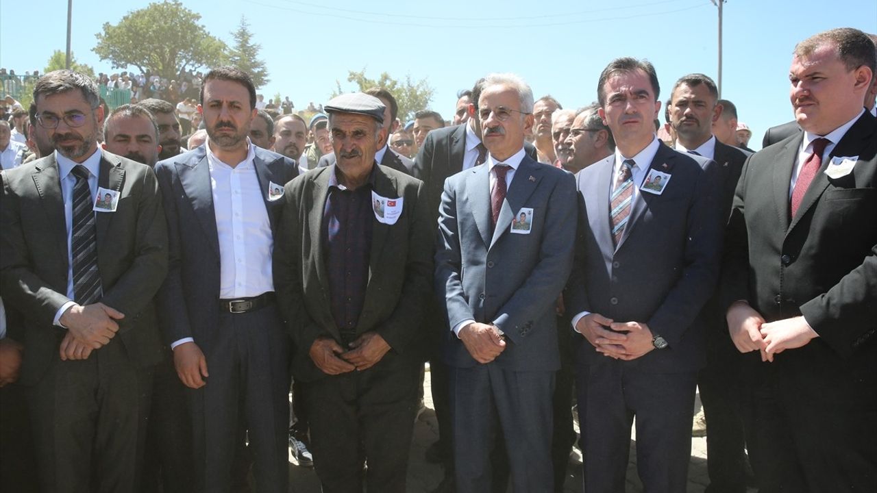Şehit Piyade Sözleşmeli Er Celattin Uyanık Bitlis’te Son Yolculuğuna Uğurlandı