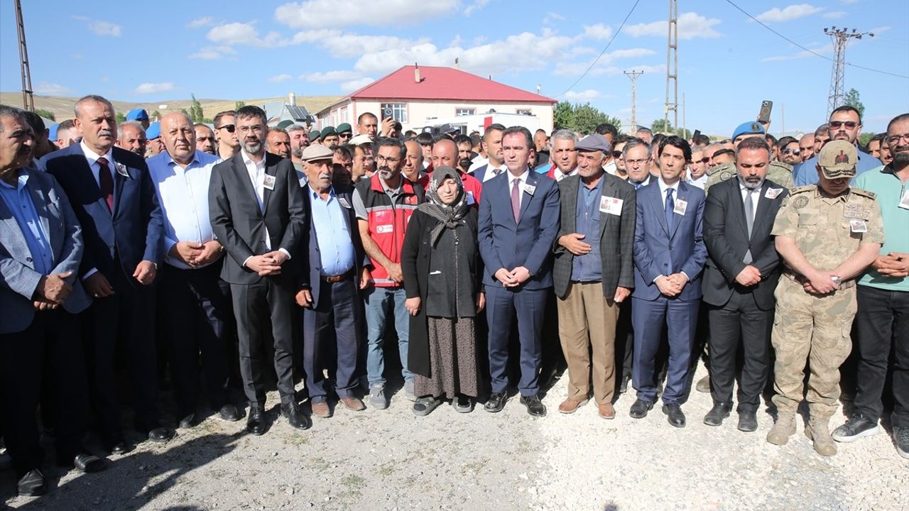 Şehit Piyade Sözleşmeli Er Mahsun Yeşildemir Son Yolculuğuna Uğurlandı